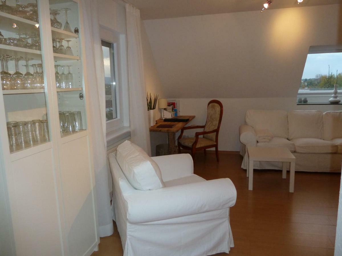 Helle 70 Qm Ferienwohnung Mit Herrlichem Blick Teningen Exterior foto
